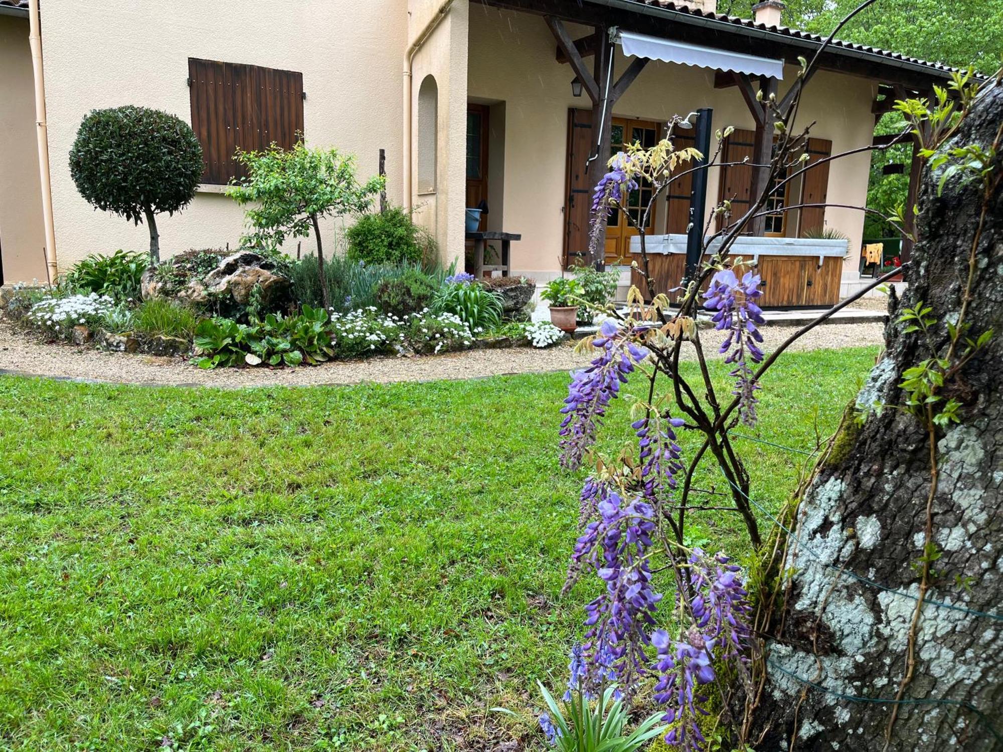 Maison De Vacances Macou 2 Capdrot Exterior photo